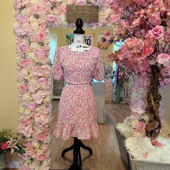 Dress - Picture 5 of 8